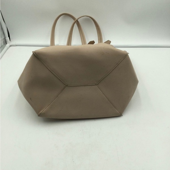 VERA NEW YORK Large Taupe Bucket Bag Tote - Picture 2 of 8